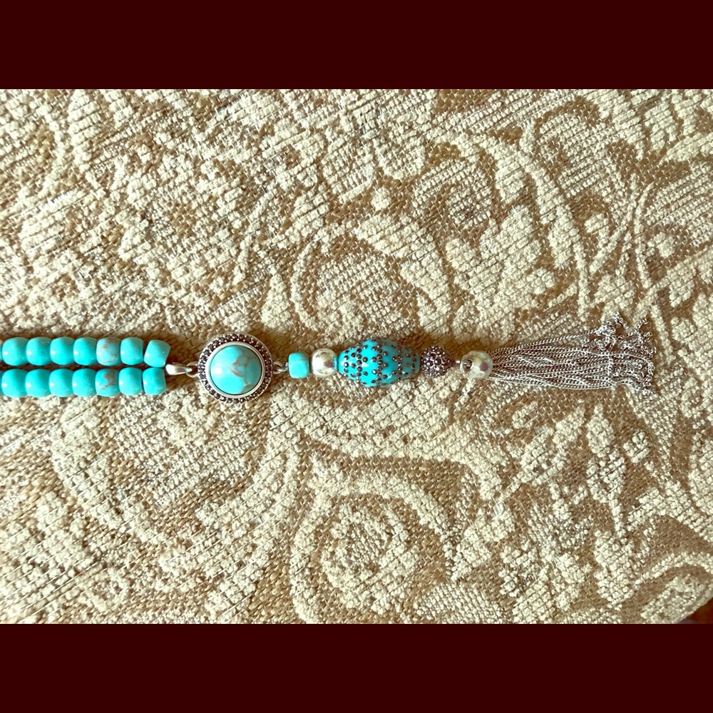 Beautiful turquoise necklace with silver.